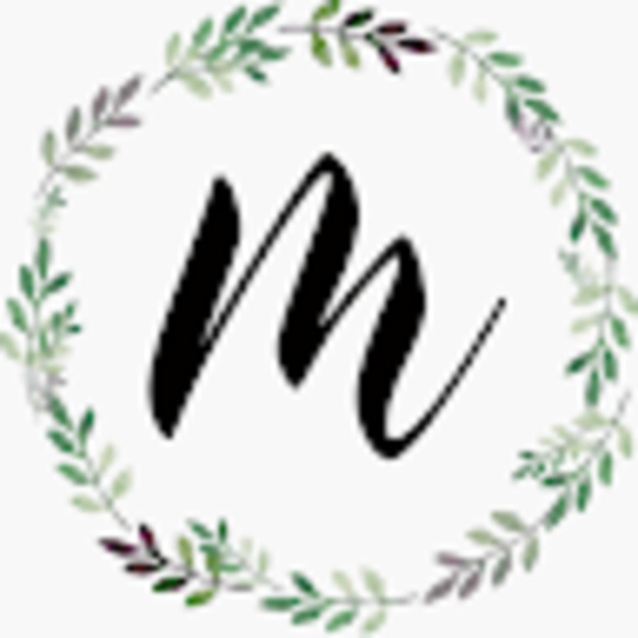 Meet your Posher, Melissa - Picture 1 of 1